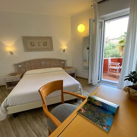 Locanda Degli Artisti Tortoli Bagian luar foto