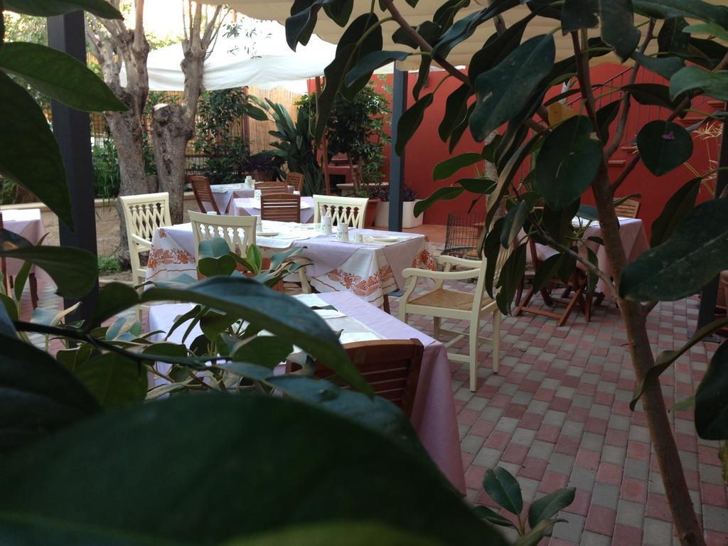 Locanda Degli Artisti Tortoli Bagian luar foto
