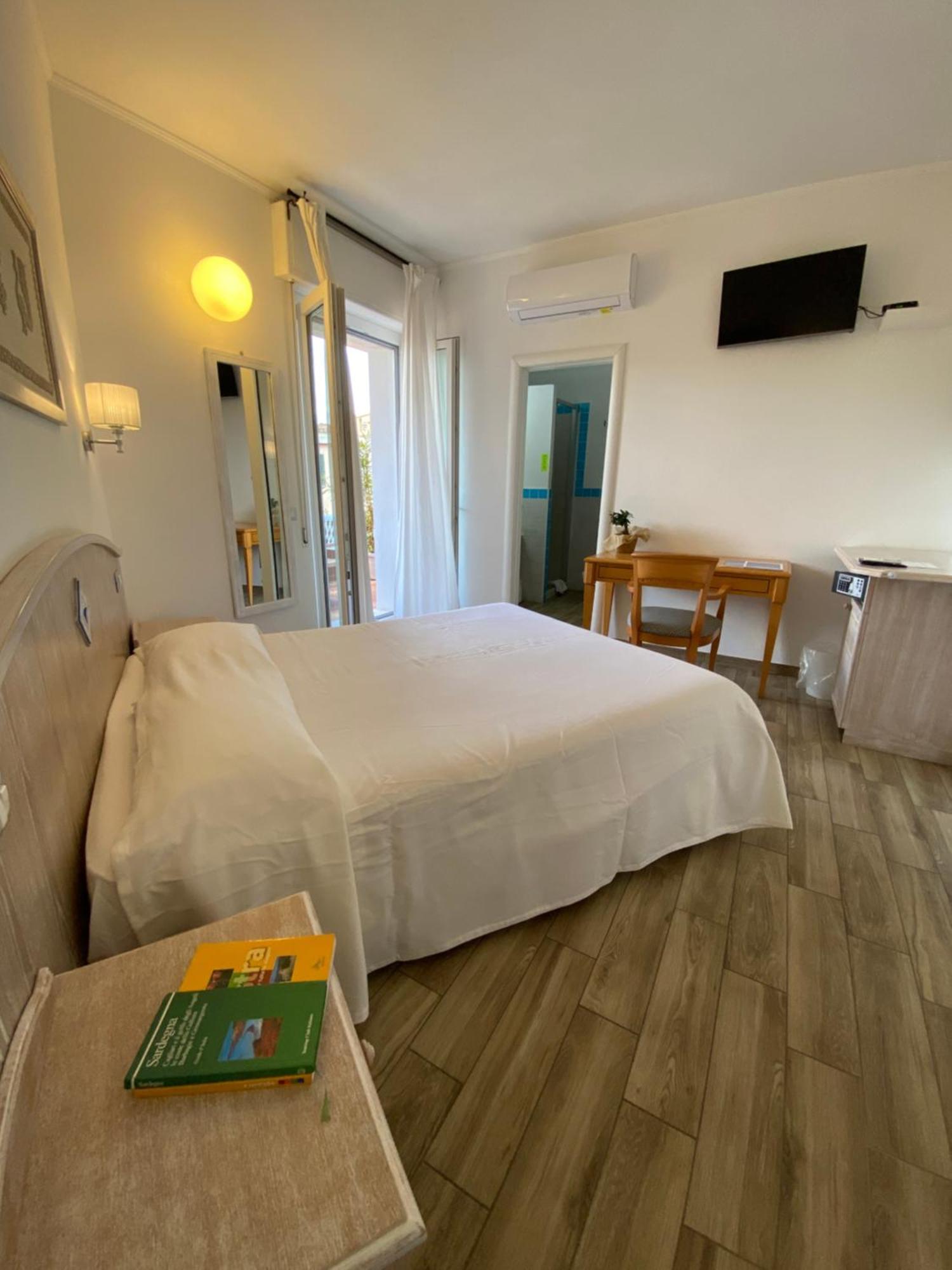Locanda Degli Artisti Tortoli Bagian luar foto