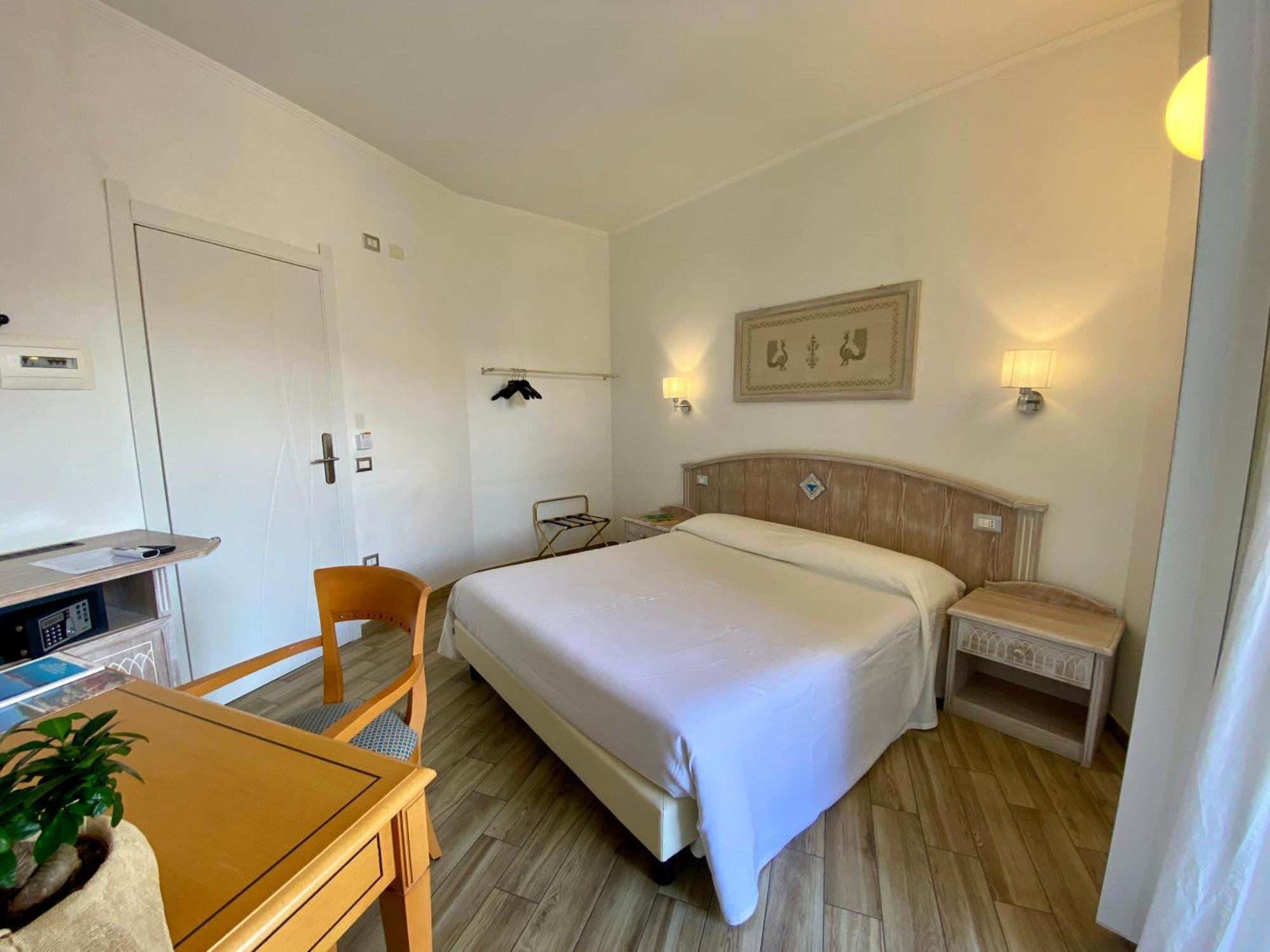 Locanda Degli Artisti Tortoli Bagian luar foto