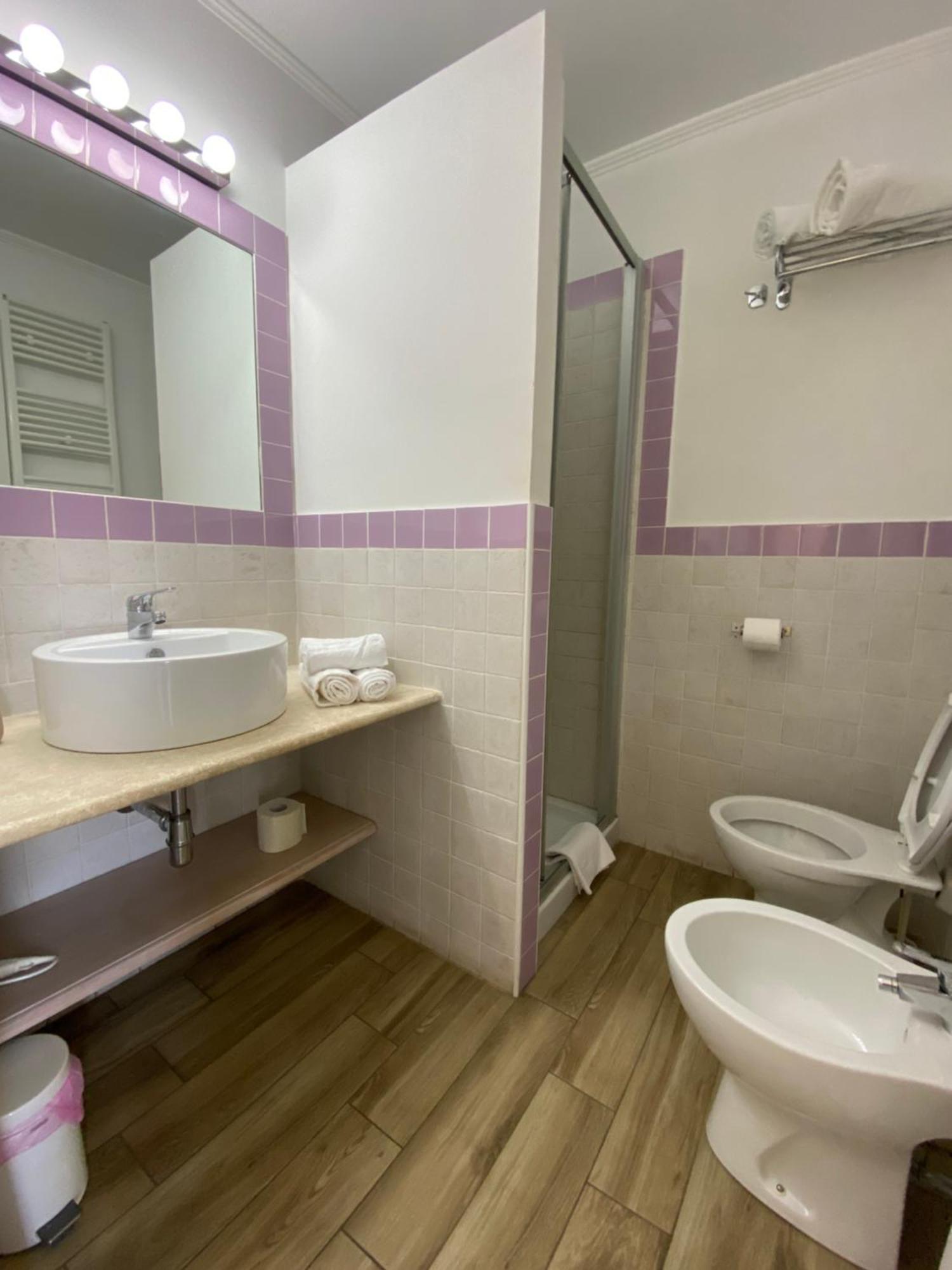 Locanda Degli Artisti Tortoli Bagian luar foto