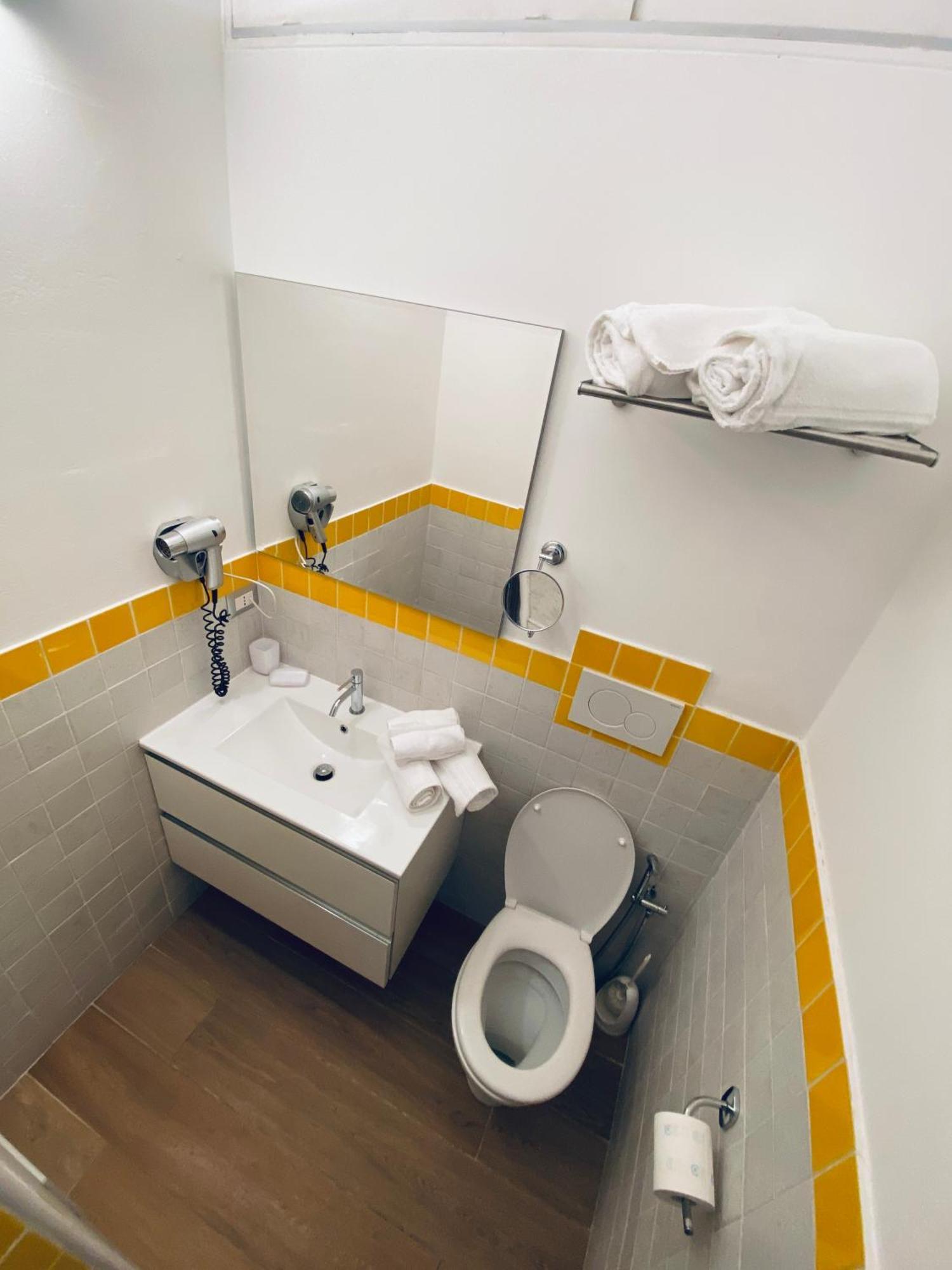 Locanda Degli Artisti Tortoli Bagian luar foto