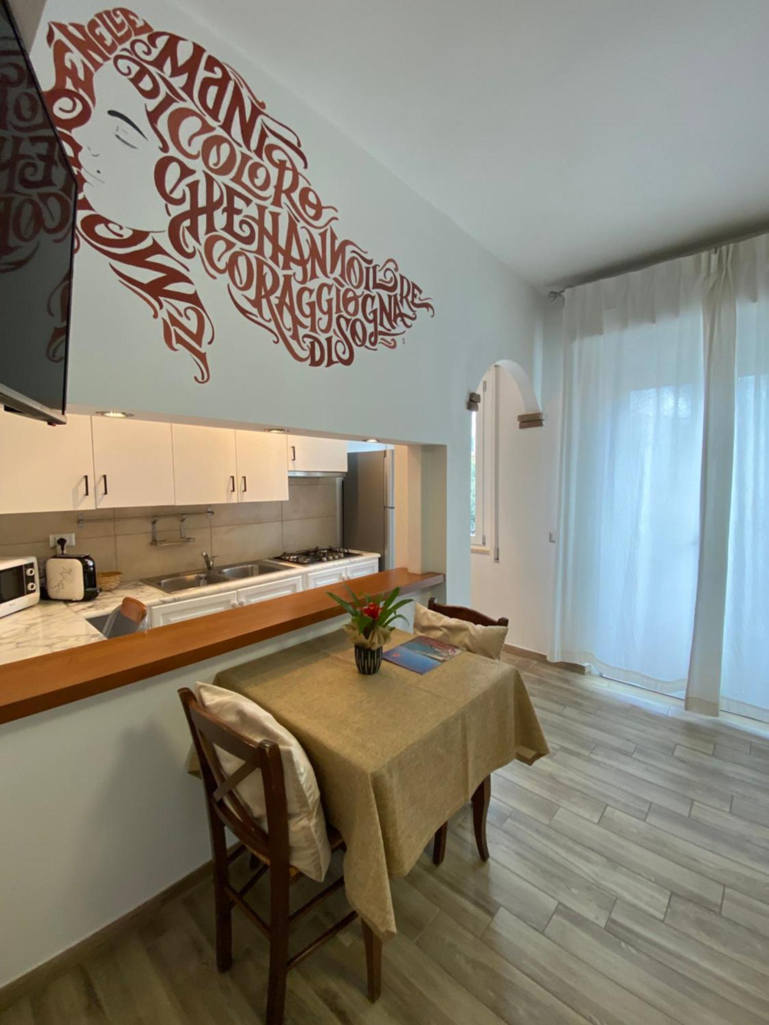 Locanda Degli Artisti Tortoli Bagian luar foto