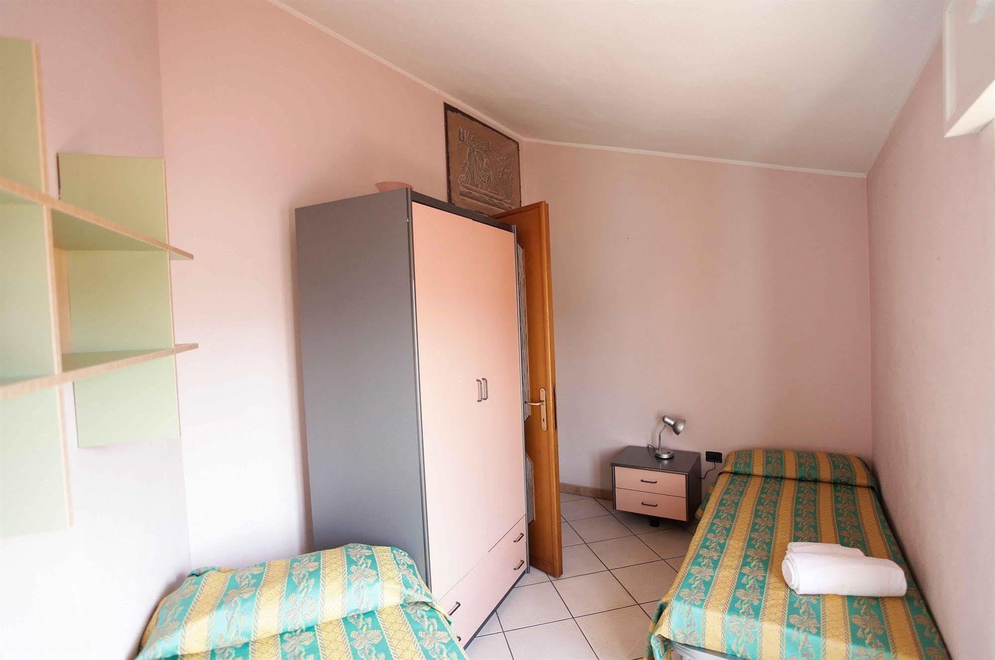 Locanda Degli Artisti Tortoli Bagian luar foto