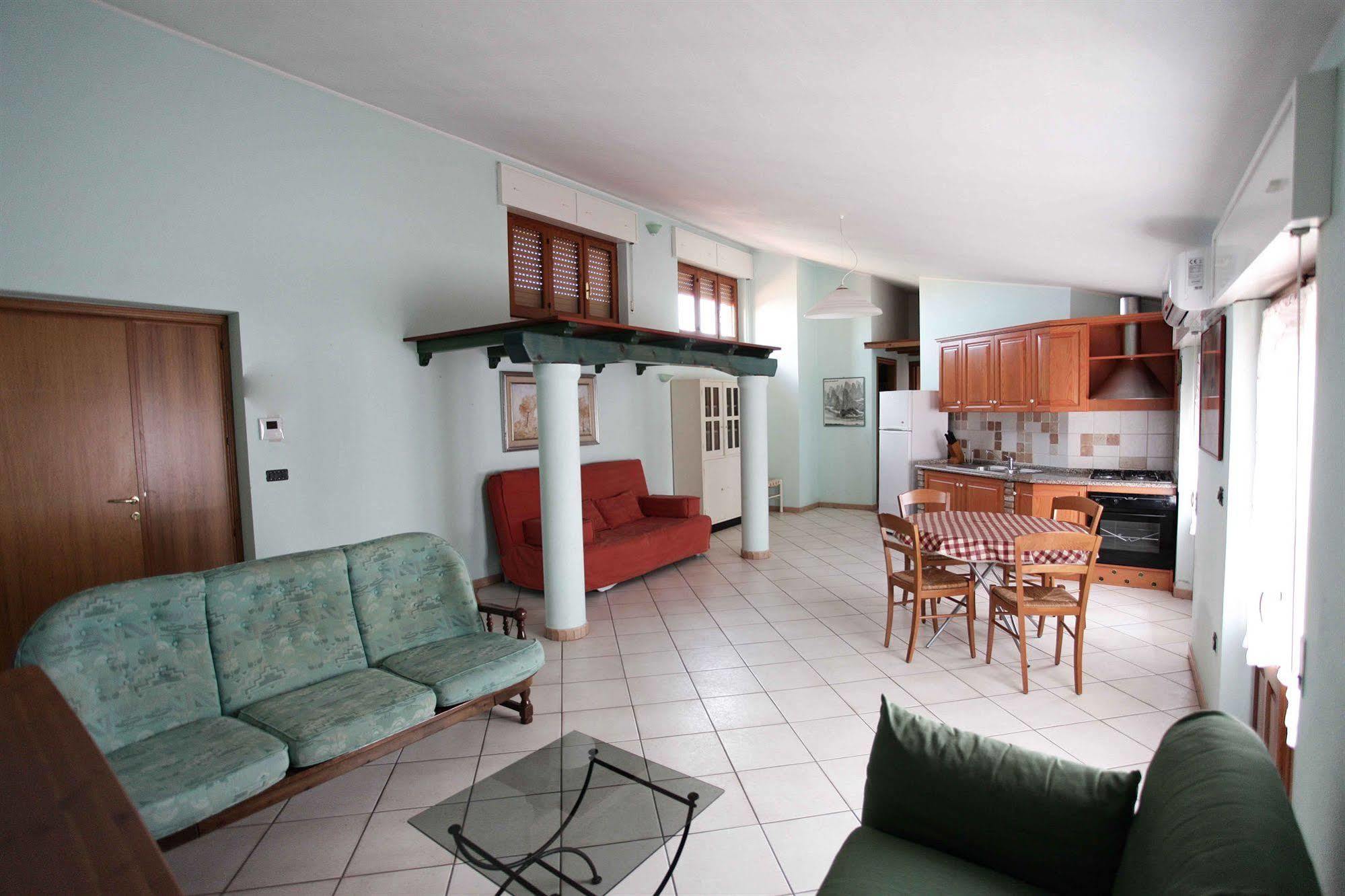 Locanda Degli Artisti Tortoli Bagian luar foto