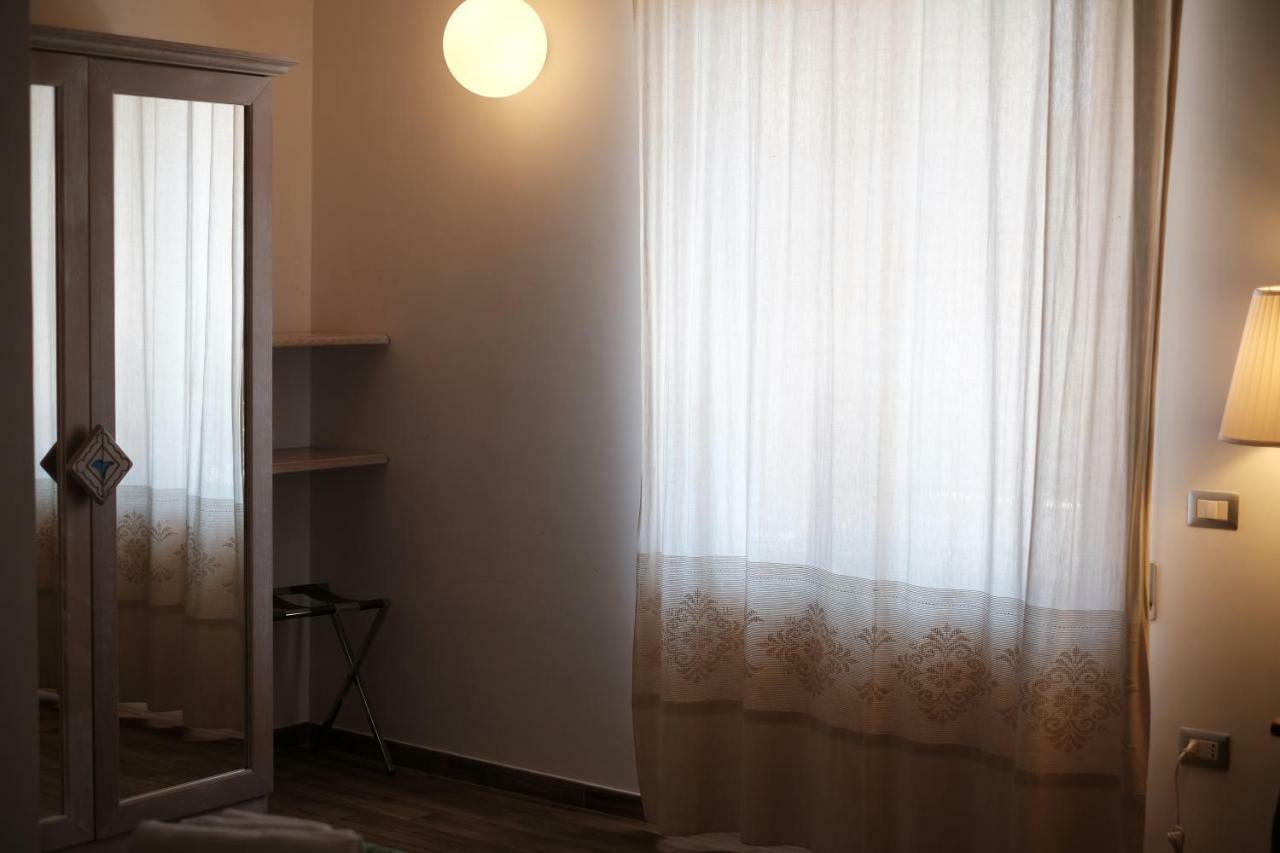 Locanda Degli Artisti Tortoli Bagian luar foto